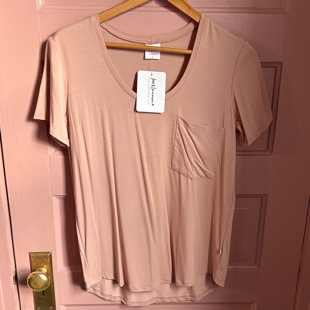 Jax & Lennon Women's Blush Short Sleeve Tee